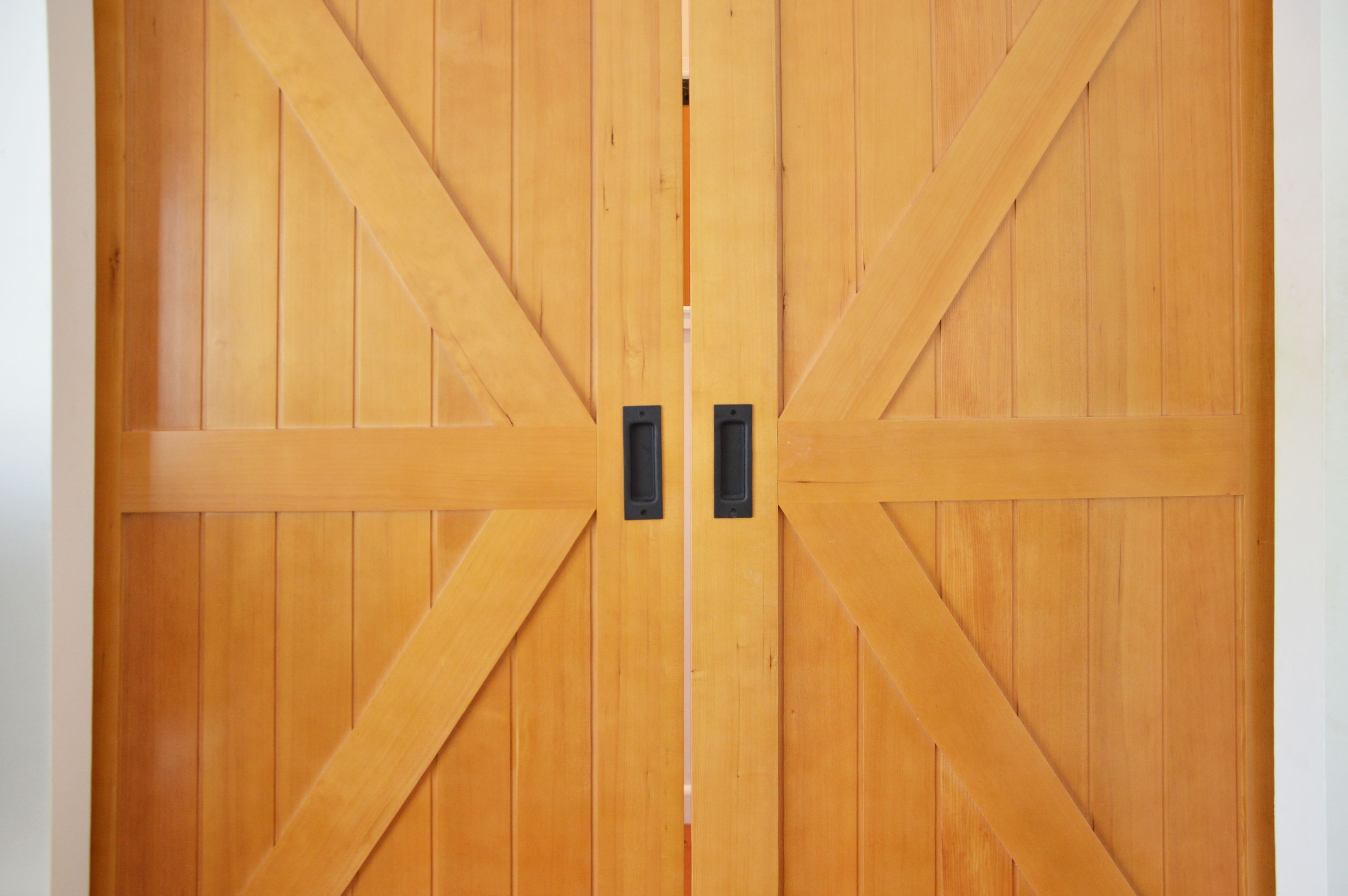 Doors Plus - Glengary Double Barn Door in Light Maple Finish