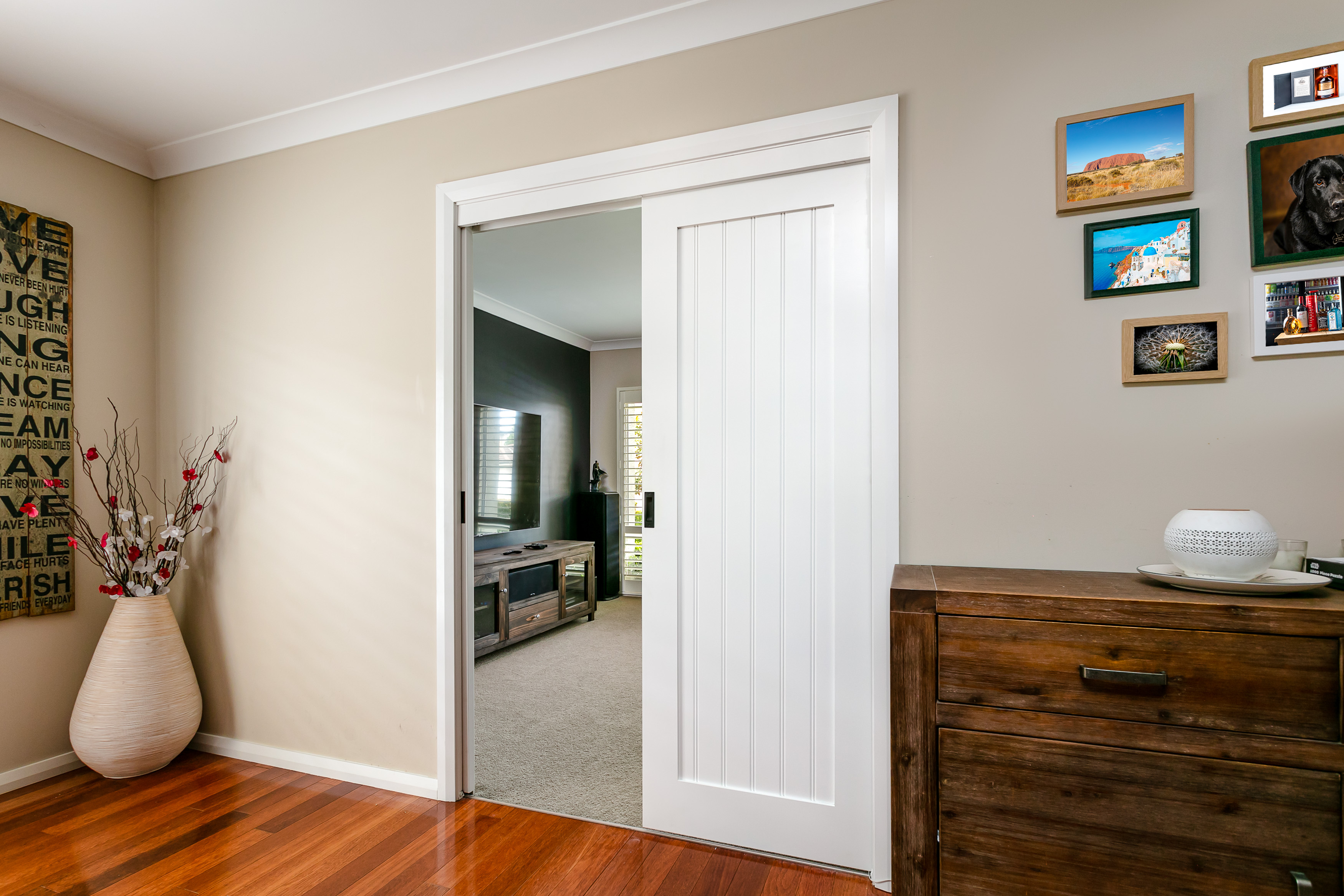 White cavity door - One side open - Separating media room