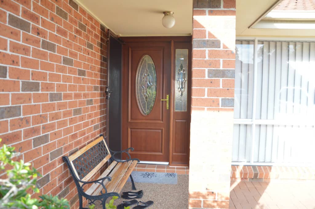 Doors Plus - External Door with sidepanel - Decorative glass