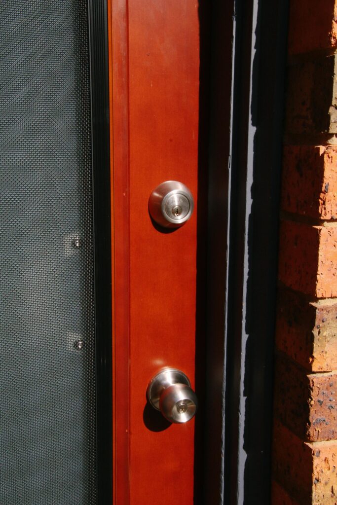 Doors Plus - Knob Handle on External Door